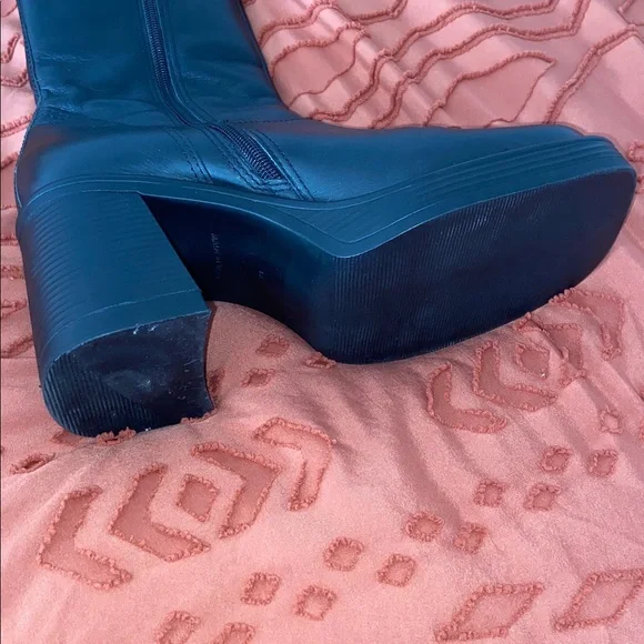 Steve Madden Fantasie Black Heeled Boots - Picture 5 of 5